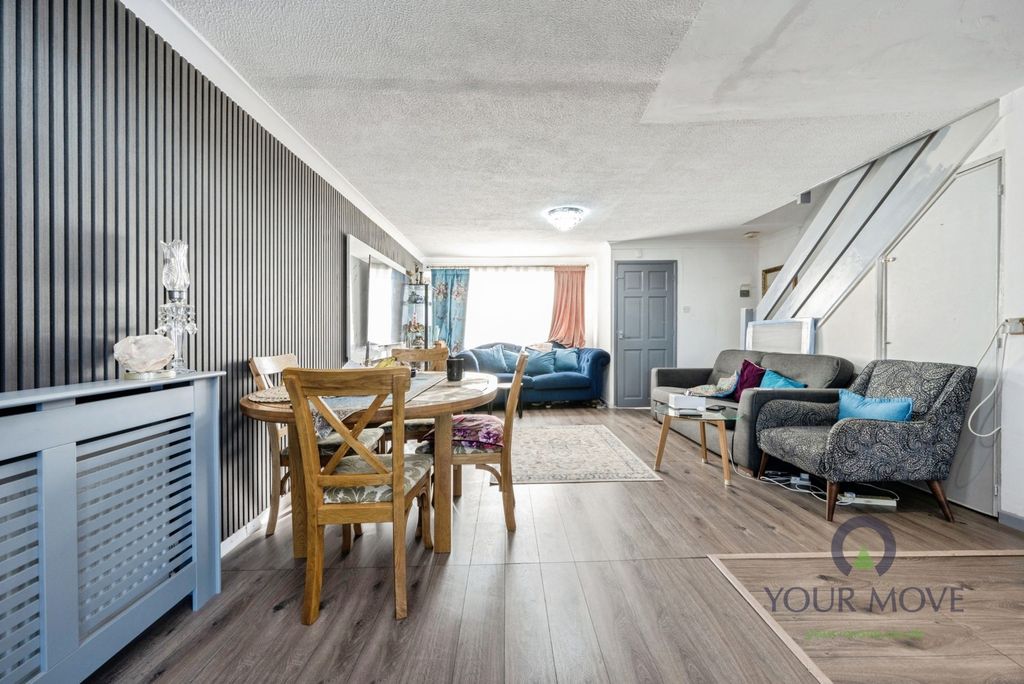Property photo 3 of 13 Pbox-Img.Jpg