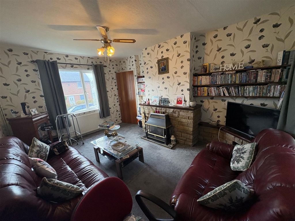 Property photo 2 of 17