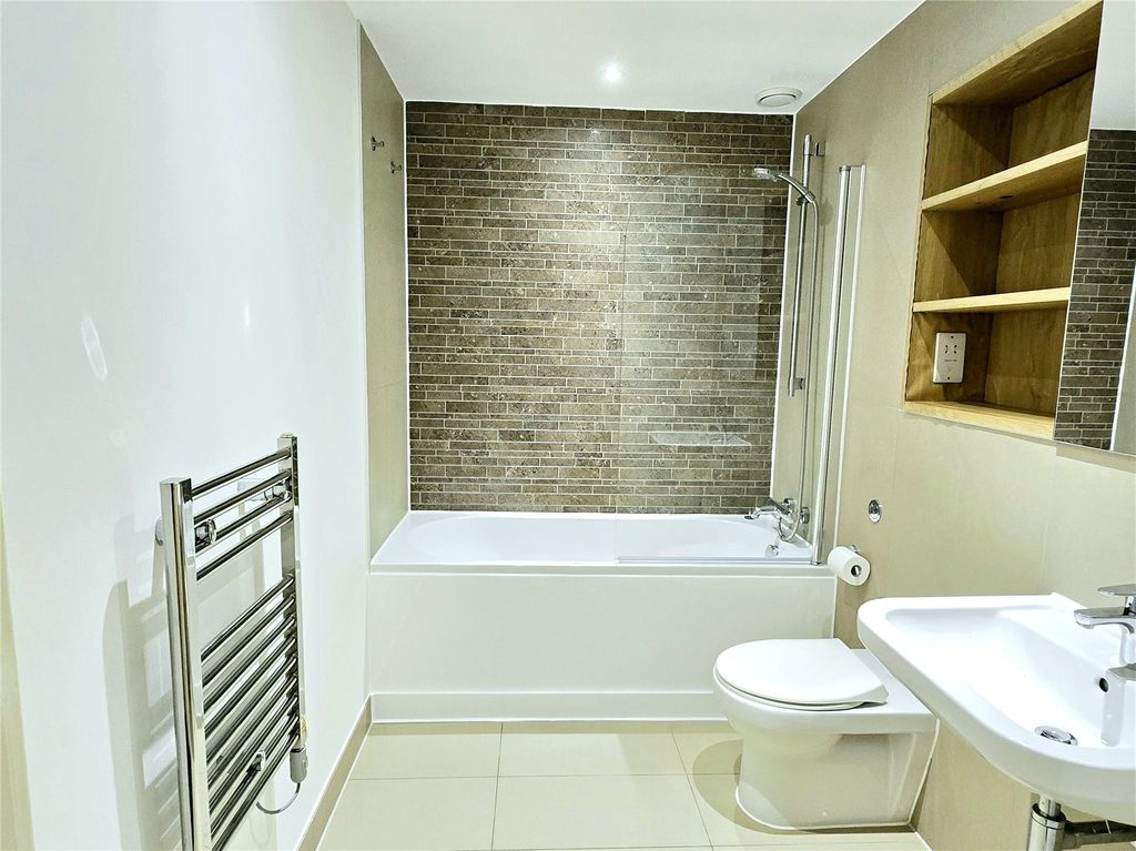 Property photo 3 of 4 Picture No. 17