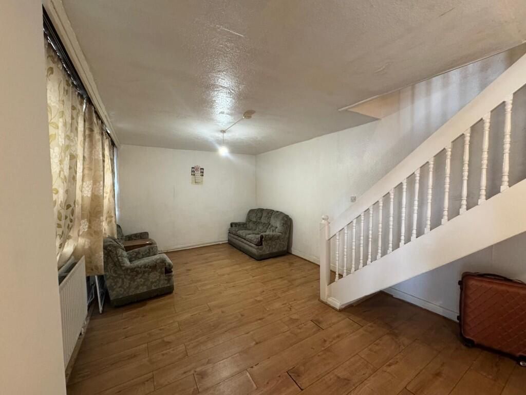 Property photo 3 of 11 Gallery