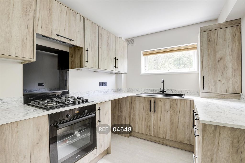 Property photo 2 of 10 Kitchen
