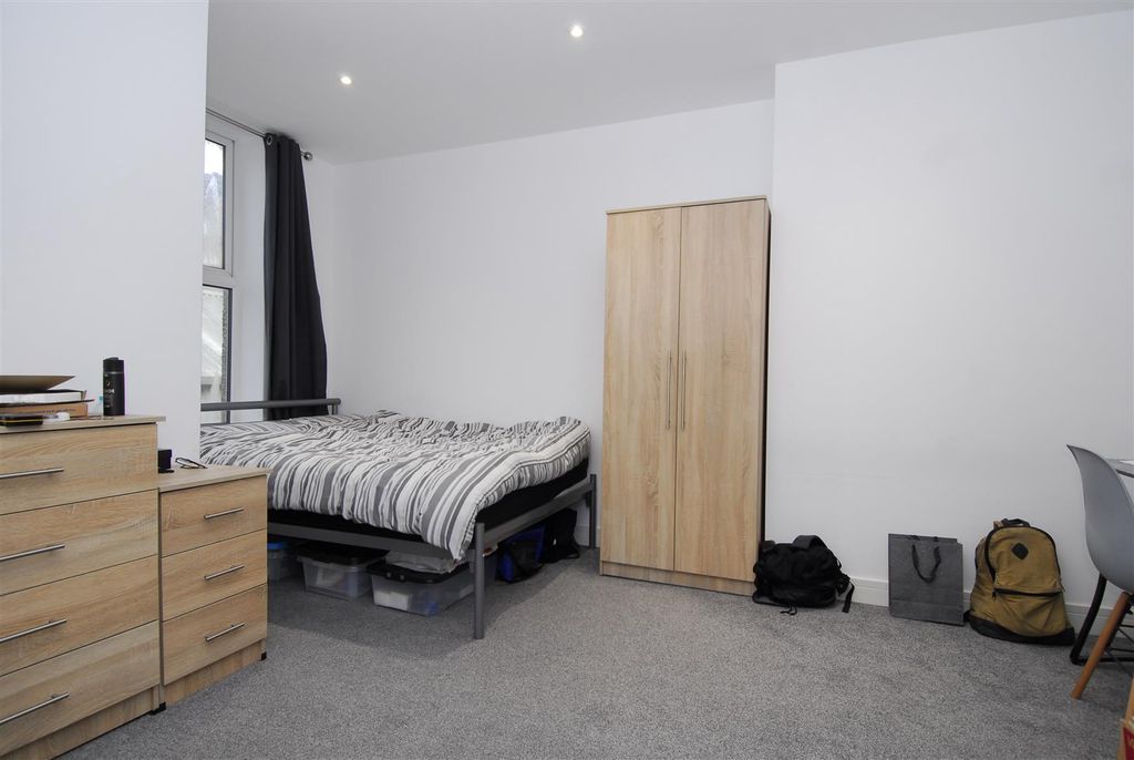 Property photo 3 of 9 73Northroadeast006.Jpg