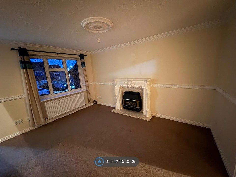 Property photo 3 of 9 Living Room