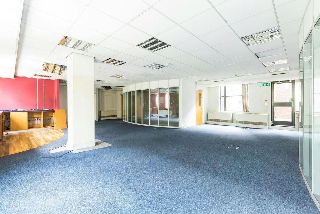 Property photo 2 of 6 123 Grays Inn Road 13.Jpg