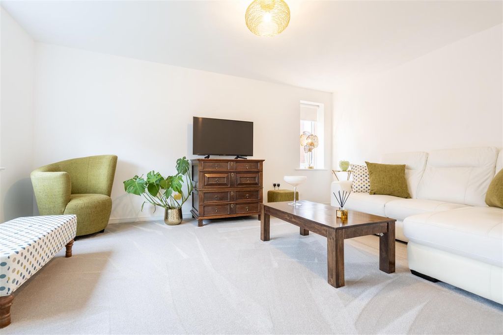 Property photo 2 of 8 Living Room