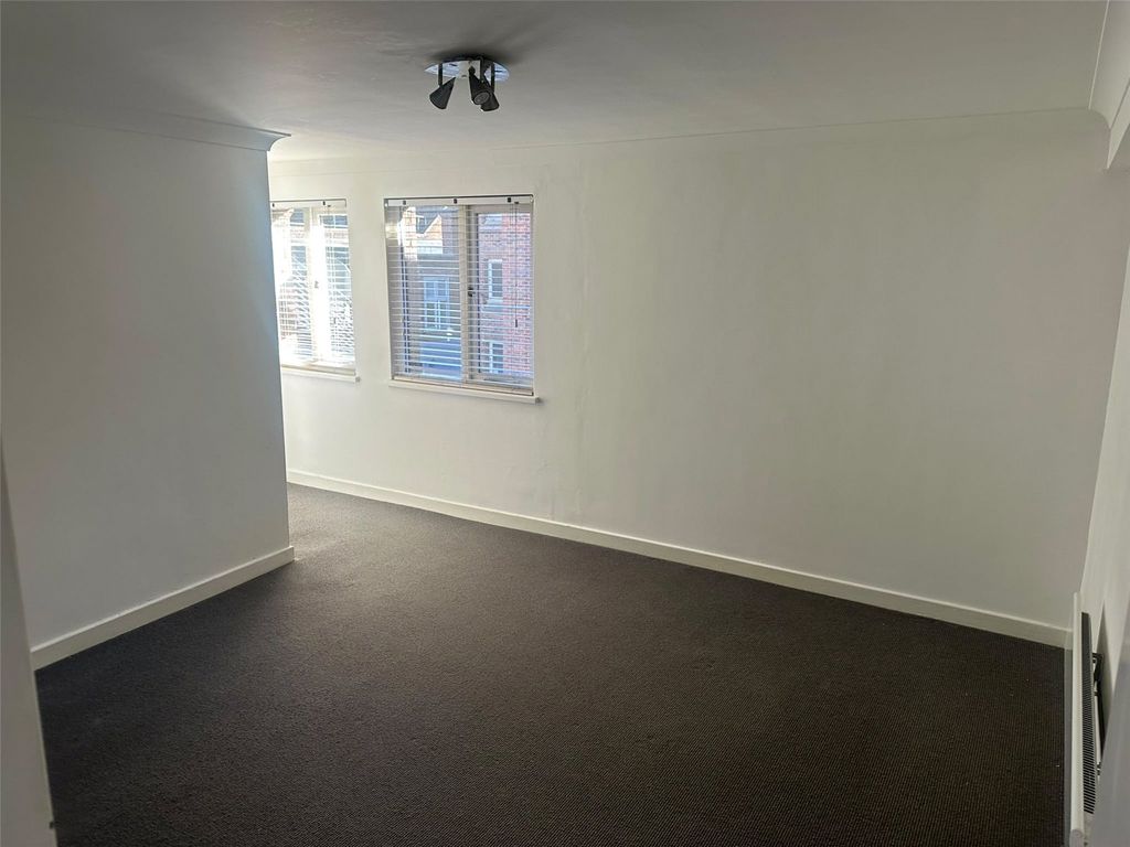 Property photo 3 of 5 Living Room