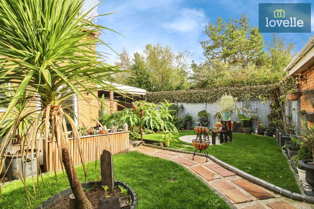 Property photo 2 of 32