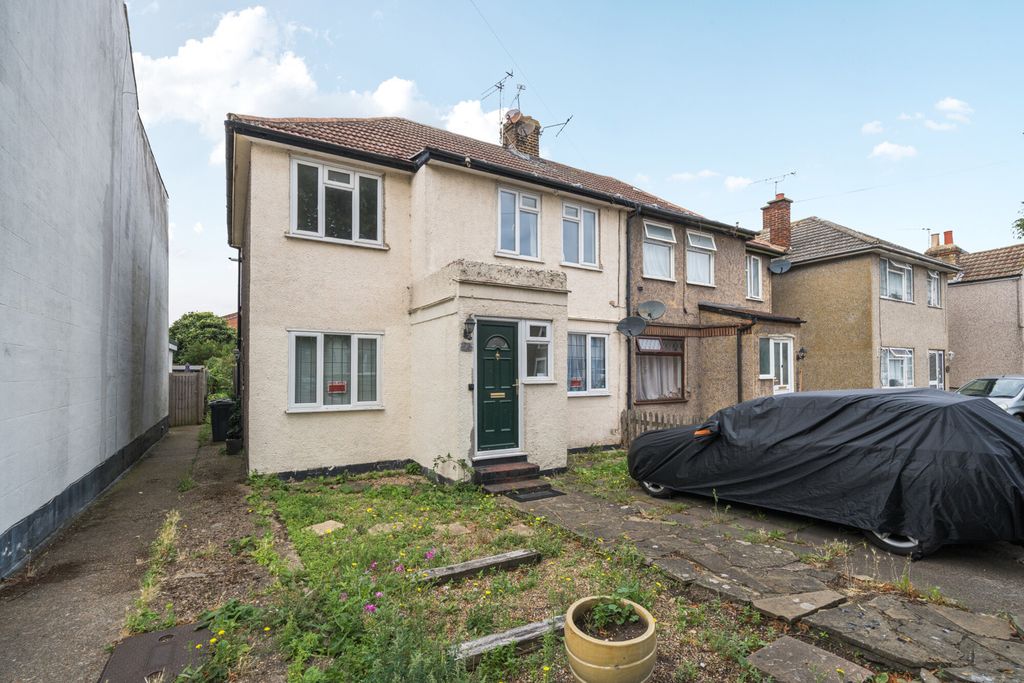 Property photo 1 of 16 External