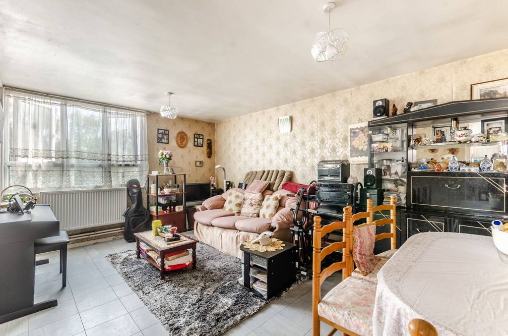 Property photo 2 of 4