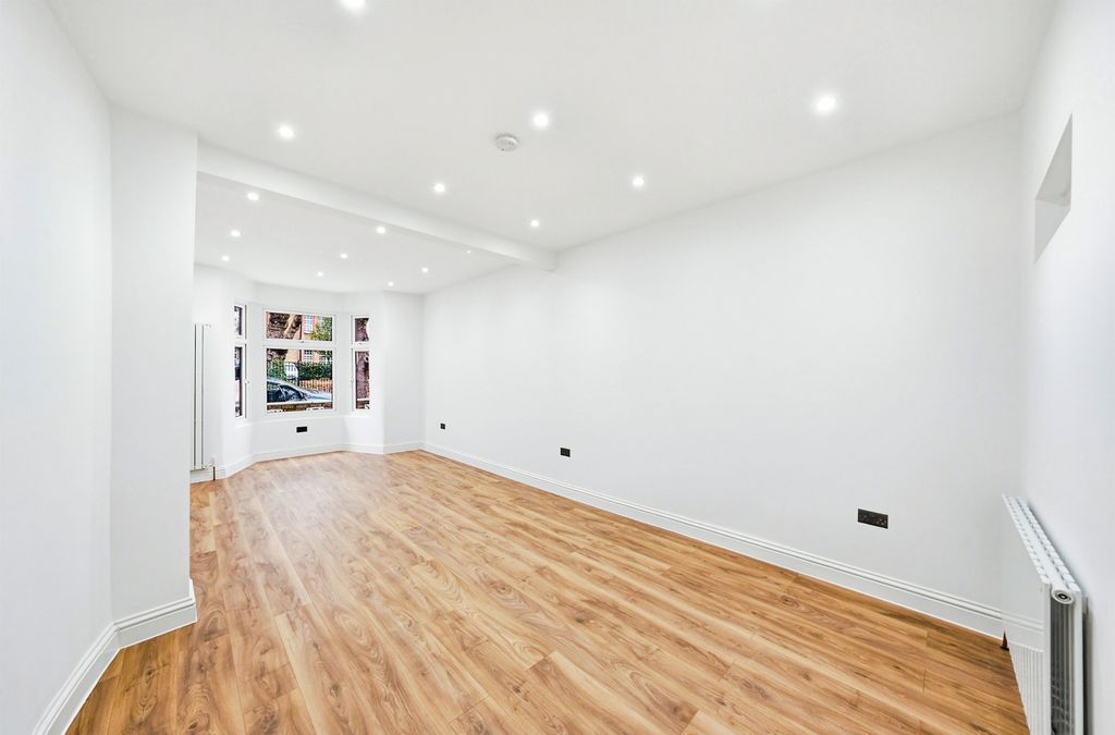 Property photo 2 of 20 Screenshot1836