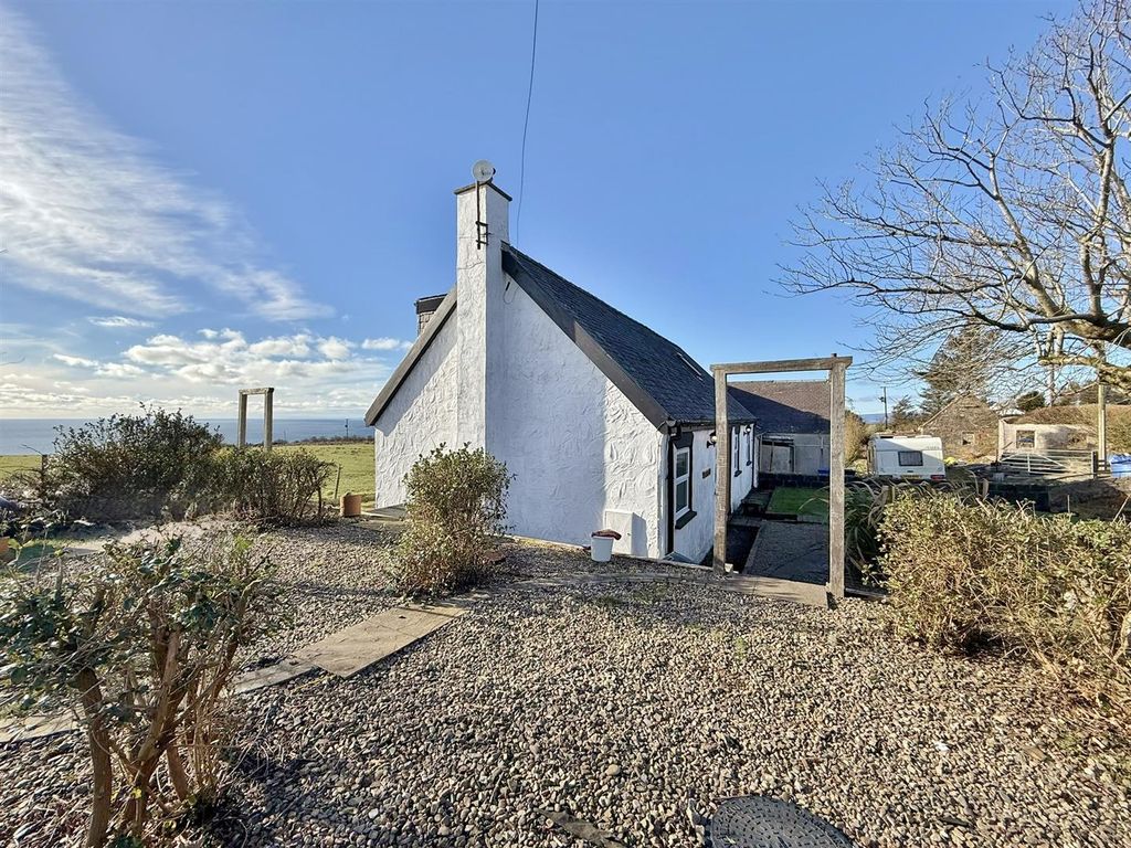 Property photo 2 of 36 Side Gardens And Sea Views