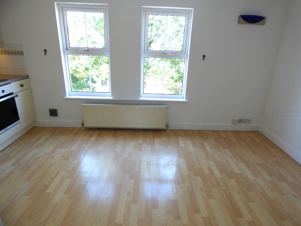 Property photo 2 of 6 Living Room