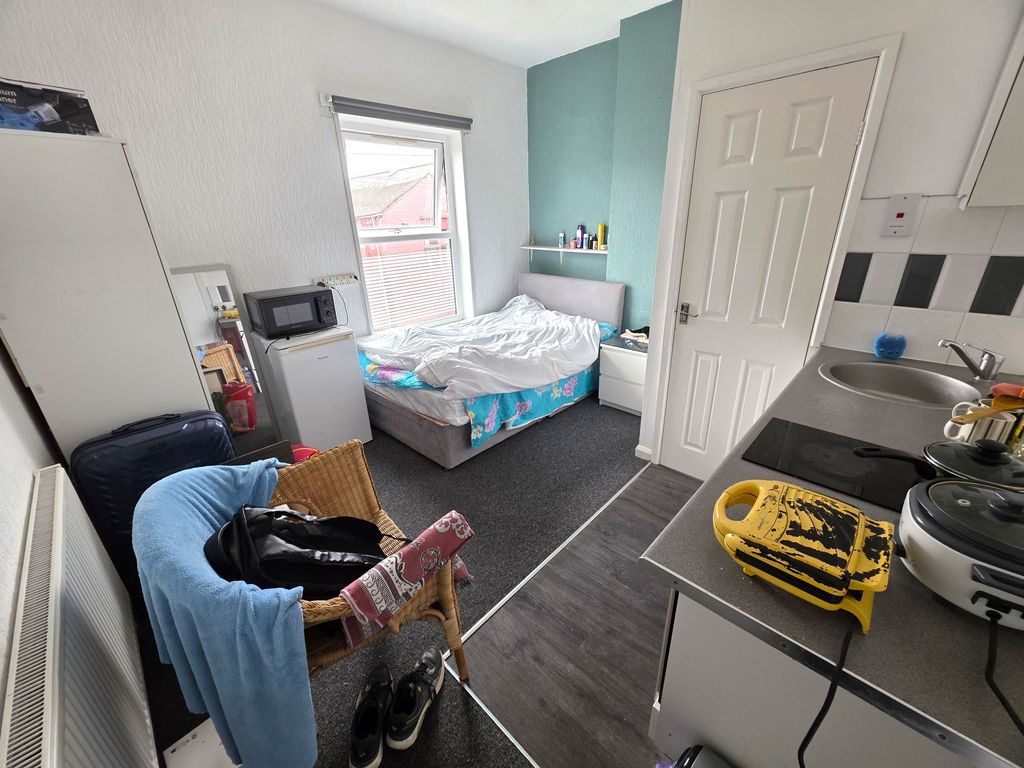 Property photo 1 of 5