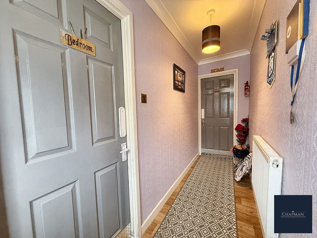 Property photo 2 of 28