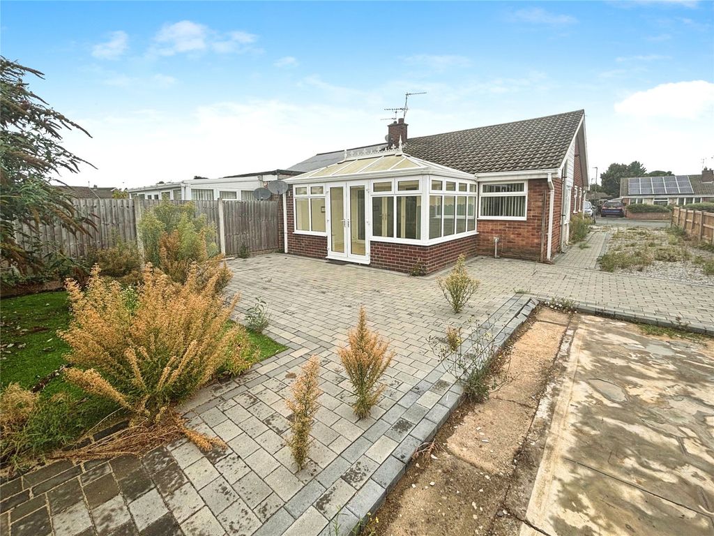 Property photo 3 of 12 Gardens