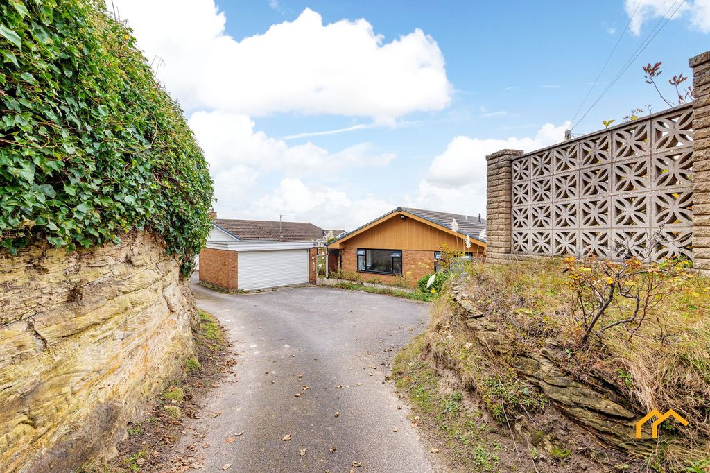 Property photo 1 of 52