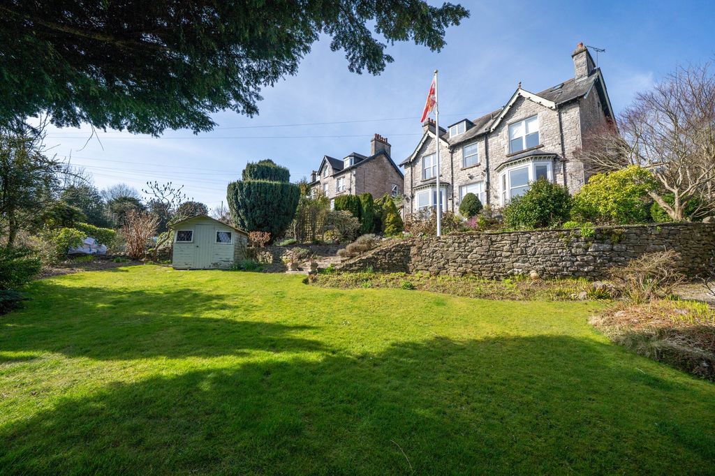 Property photo 1 of 23 62