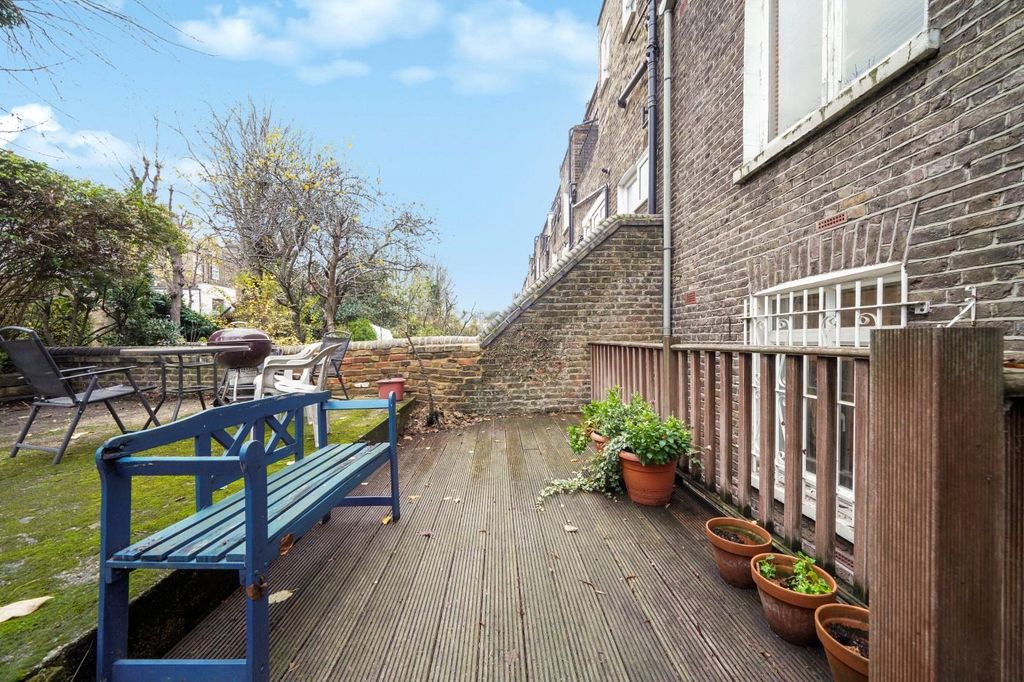 Property photo 3 of 15 Picture No. 02