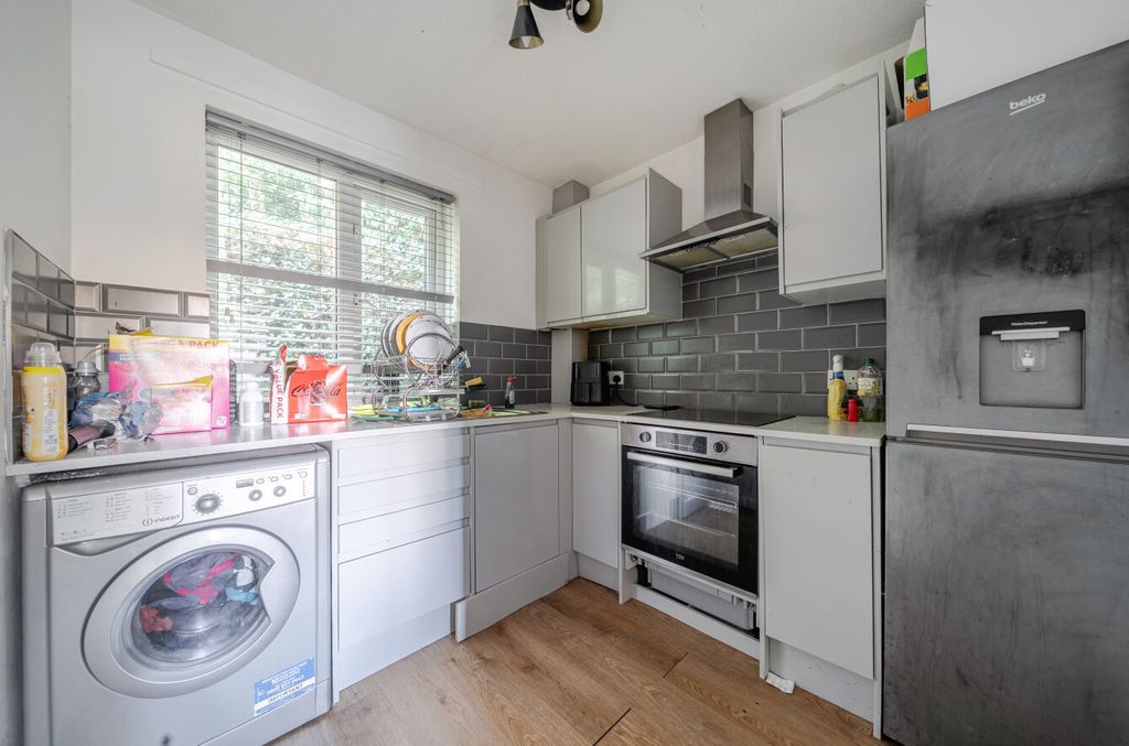 Property photo 3 of 15 Kitchen