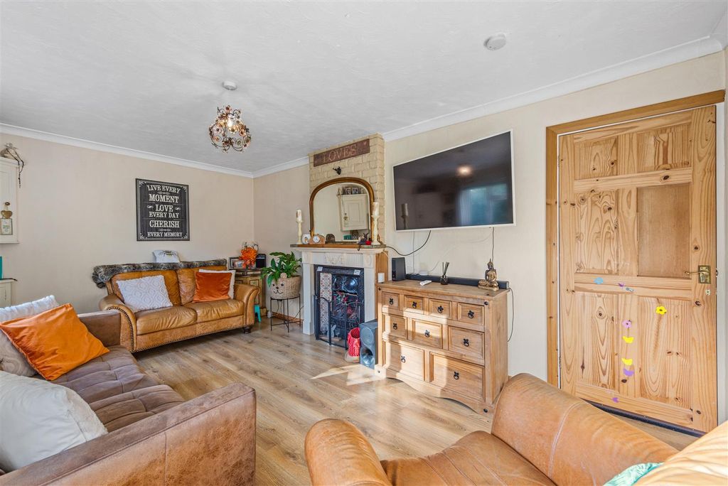 Property photo 2 of 20 1