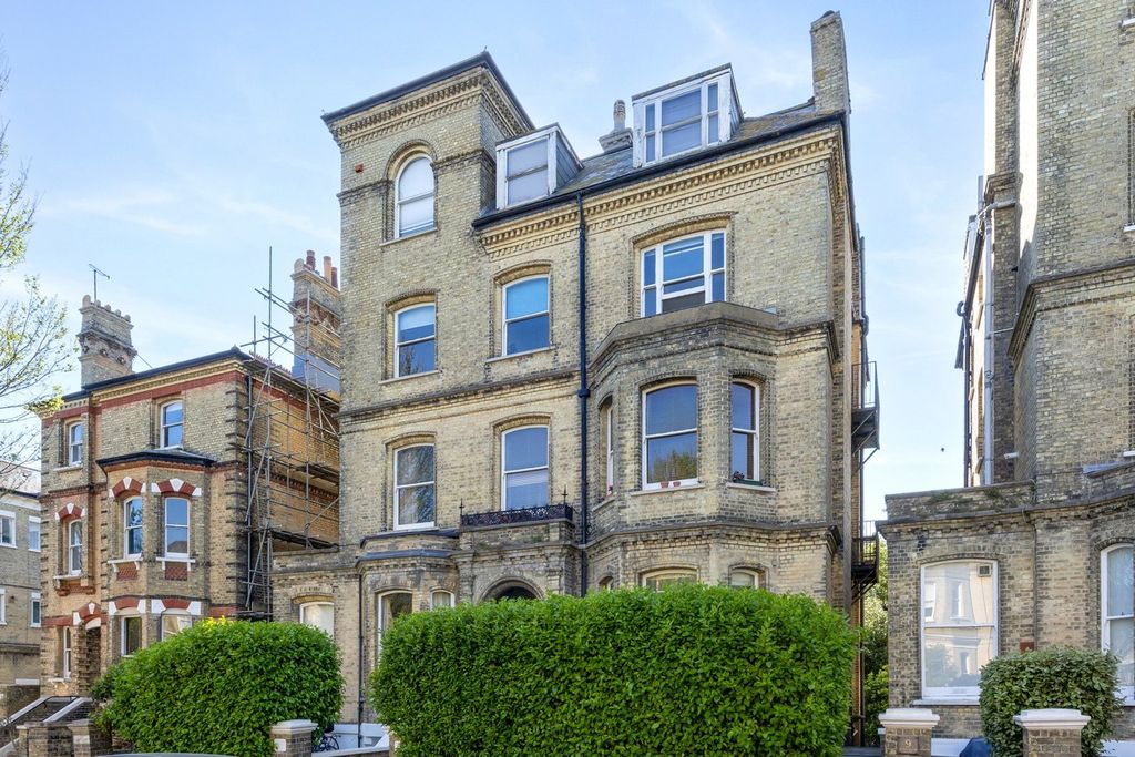 Property photo 2 of 20