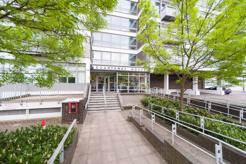 Property photo 1 of 13