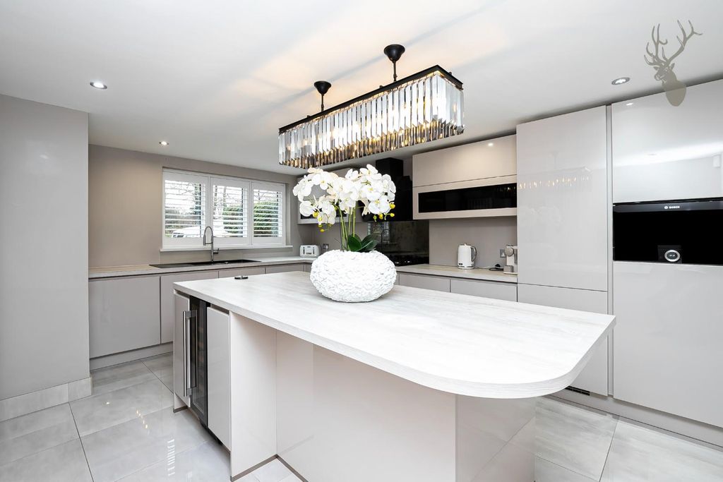 Property photo 3 of 26