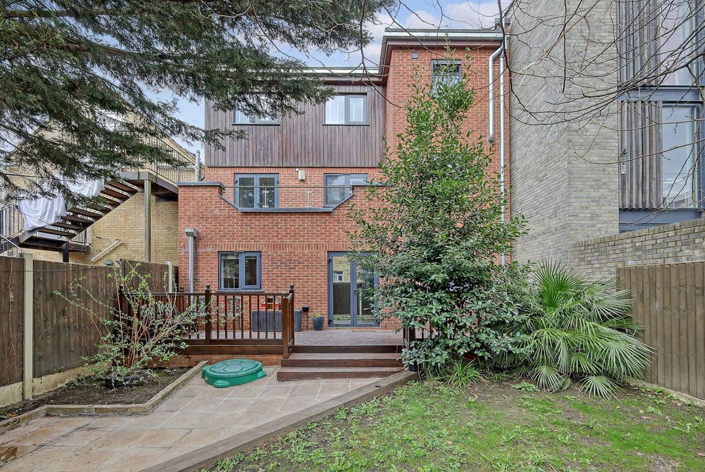 Property photo 1 of 35