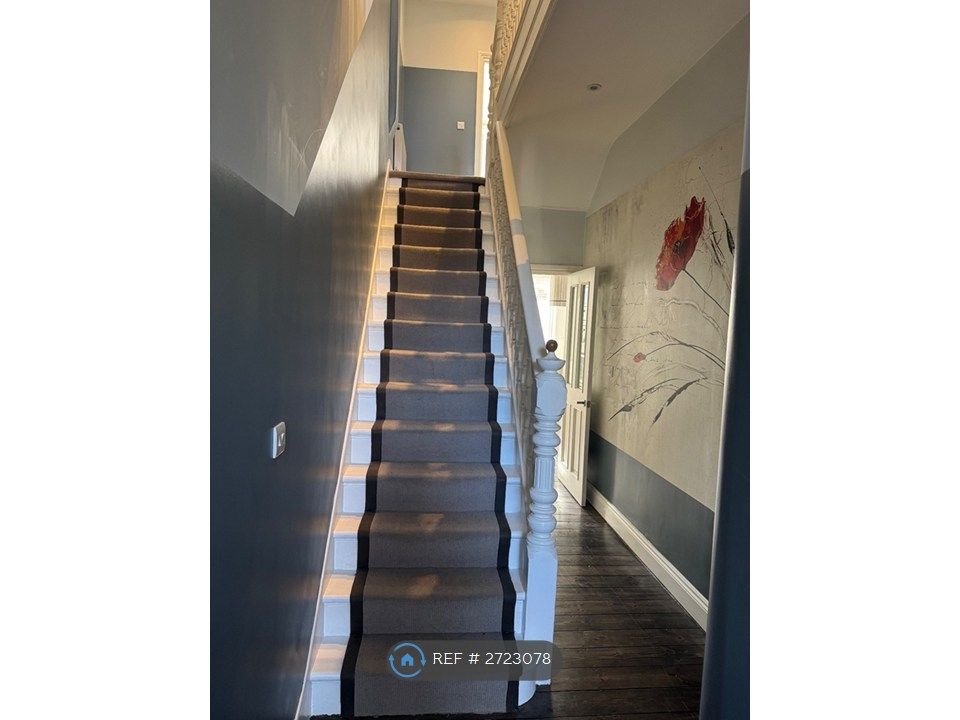 Property photo 1 of 12 Entrance Hallway