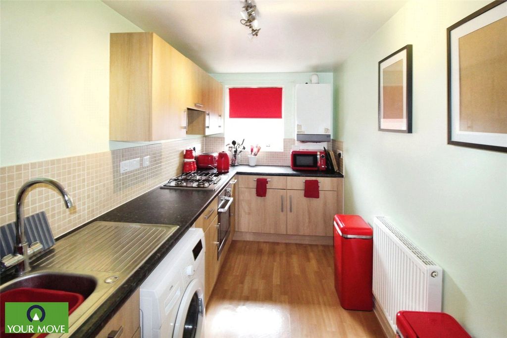 Property photo 2 of 8 Kitchen
