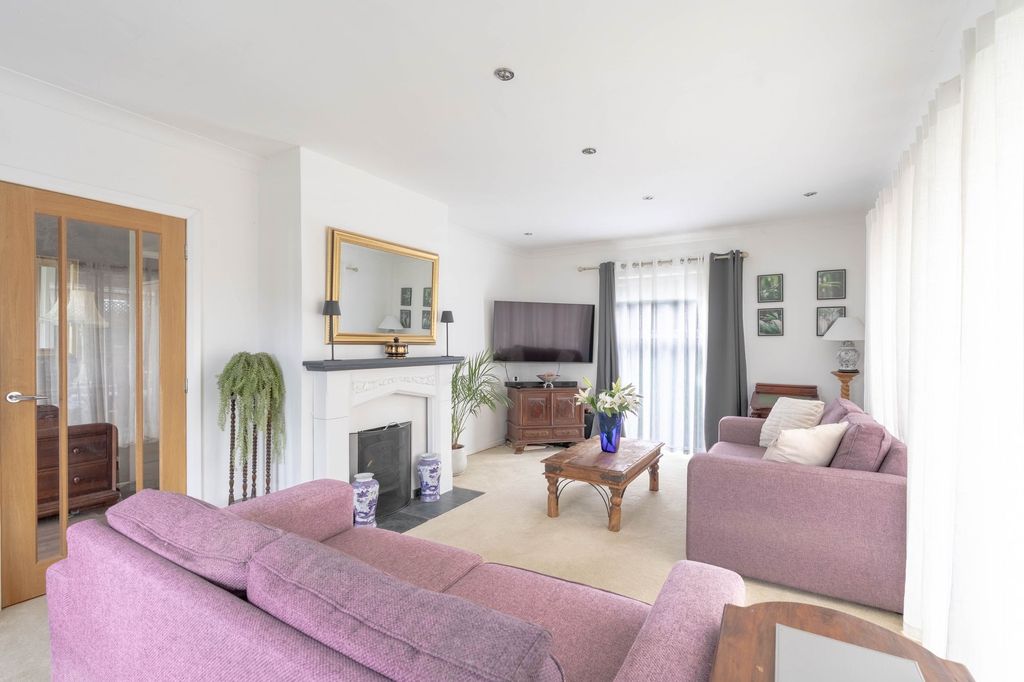 Property photo 3 of 19