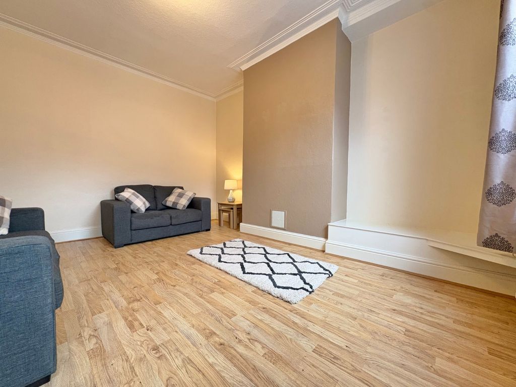 Property photo 2 of 14 Picture No. 11