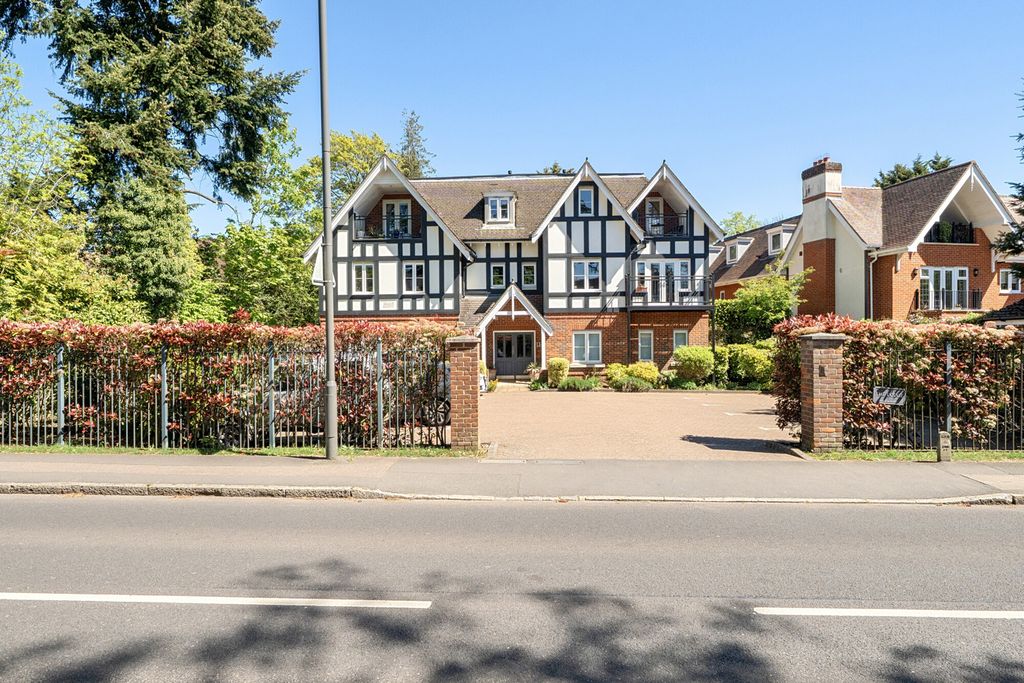 Property photo 1 of 26 1448921-20-69Eb6B...