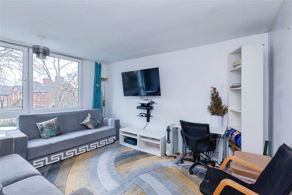 Property photo 3 of 16 Picture No. 13