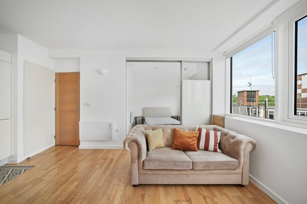 Property photo 3 of 10
