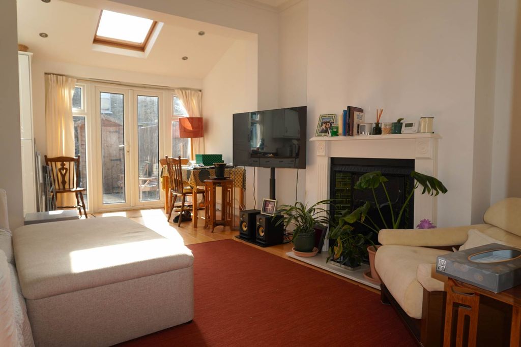 Property photo 1 of 8