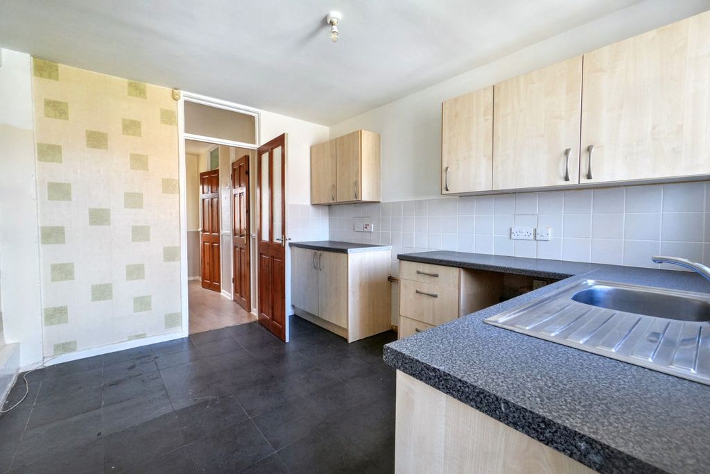 Property photo 2 of 19 11 Gladsville Road, Netherley, Liverpool, Merseyside, L27 4Bf