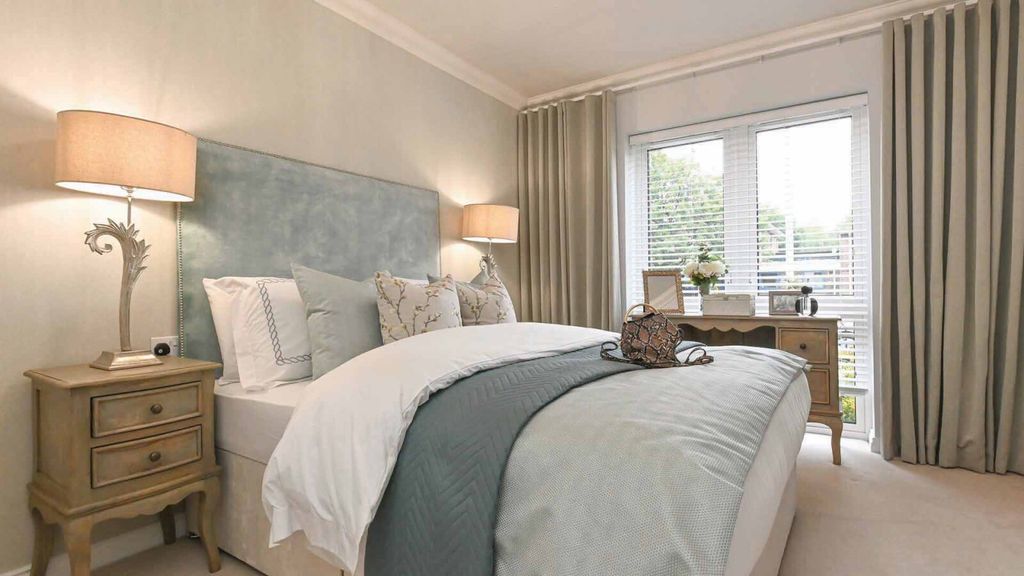 Property photo 2 of 18 5