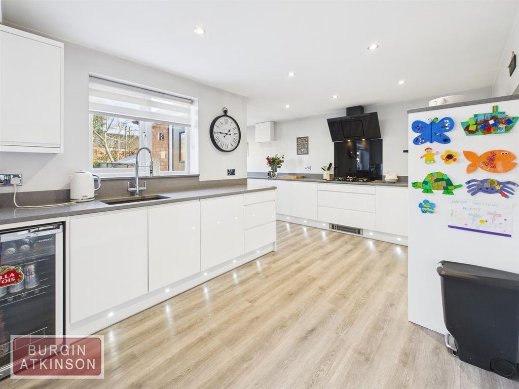 Property photo 2 of 40 Cam01619G0-Pr0101-Still012.Jpg