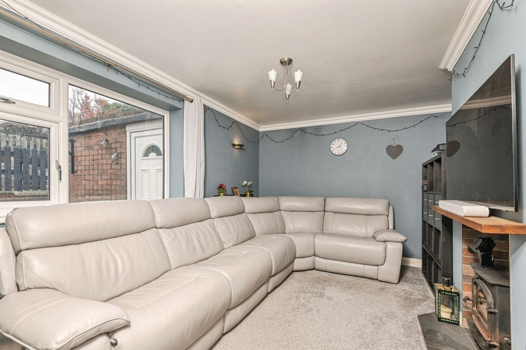 Property photo 3 of 19