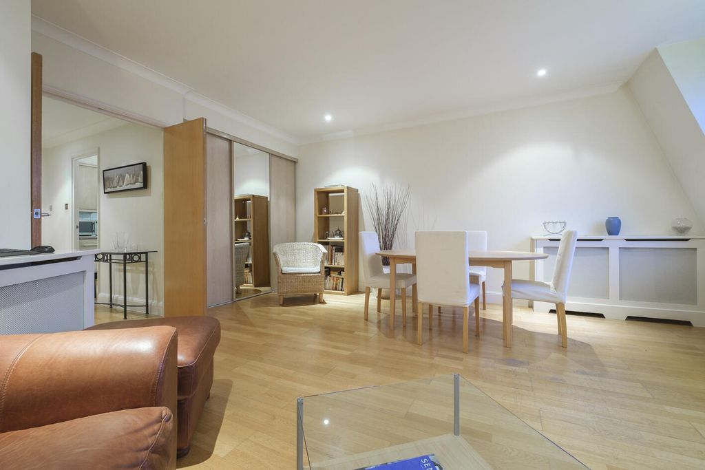 Property photo 2 of 24 Dining Room