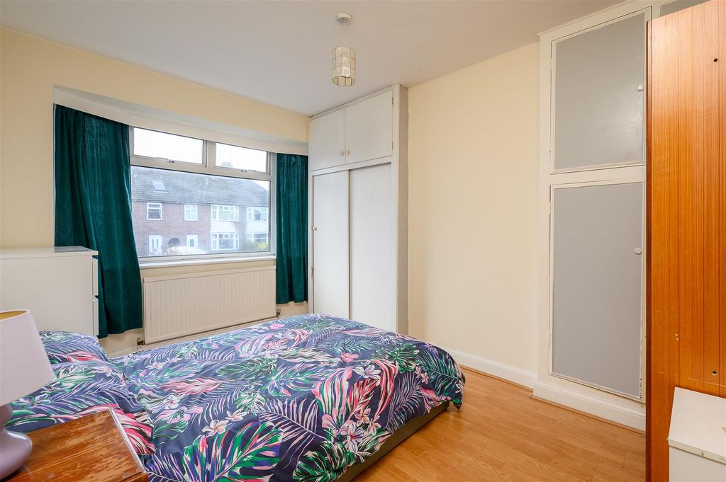 Property photo 3 of 12 Bedroom