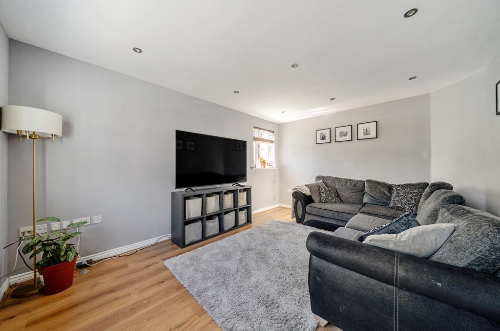 Property photo 2 of 13 10-6A76009d292Fc-...