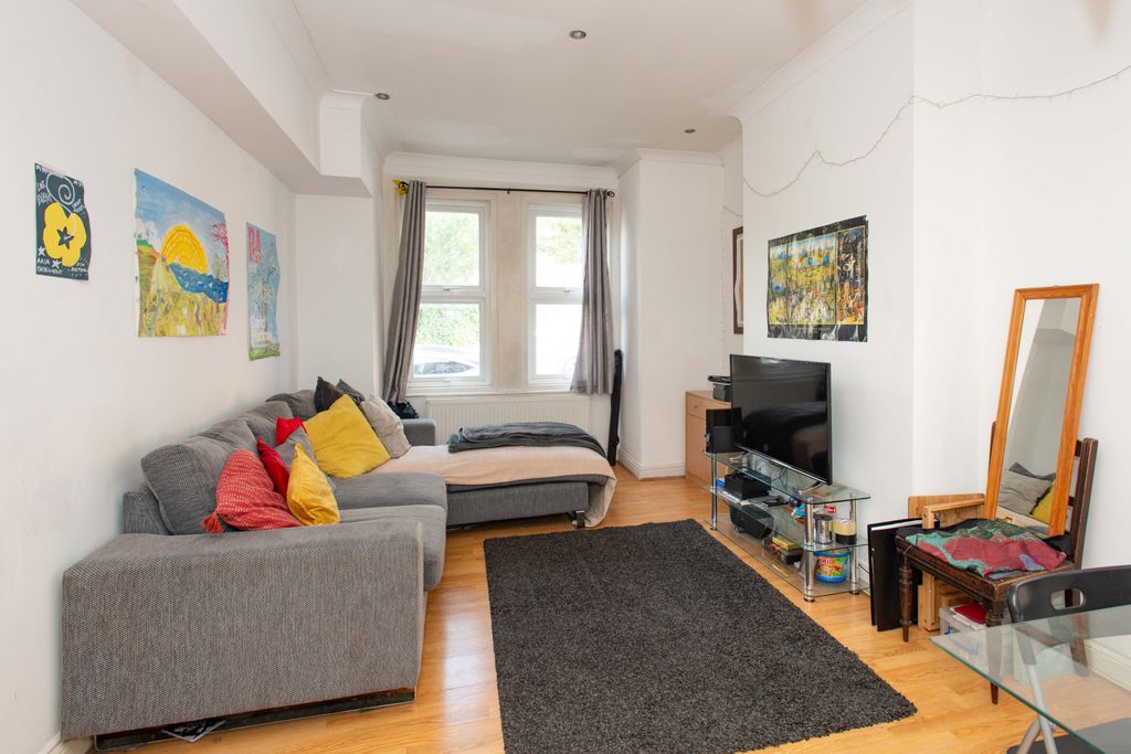 Property photo 2 of 12