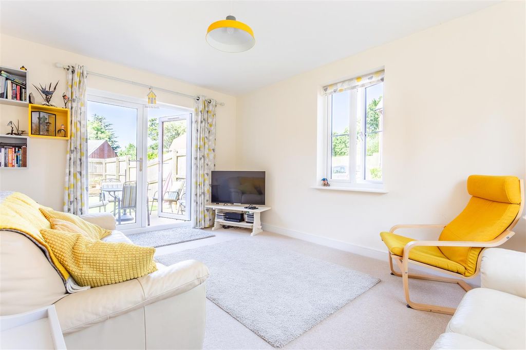 Property photo 2 of 18