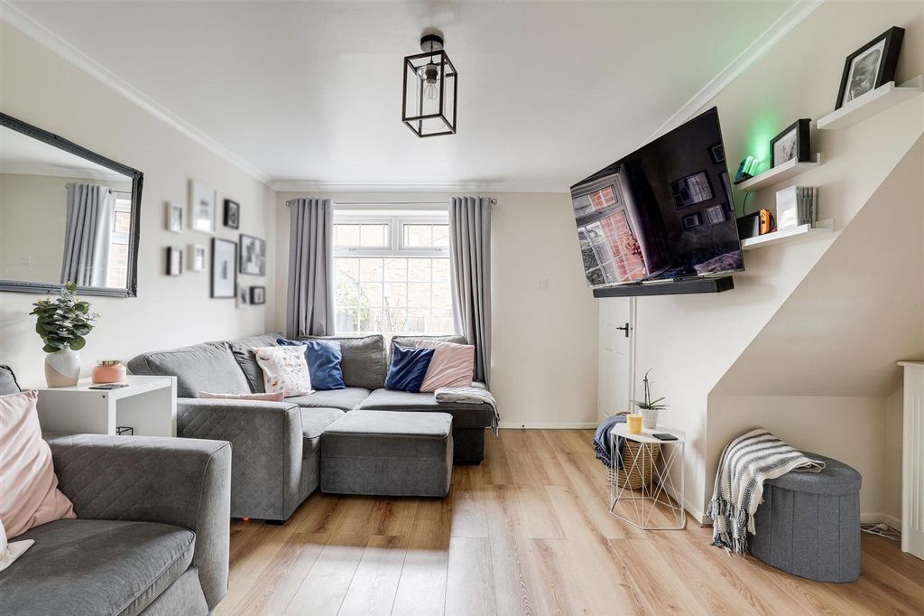 Property photo 3 of 18