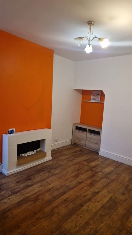 Property photo 2 of 6 A7c2B48B-d190-45c6-B657-6E0c633E54A0.Jpg