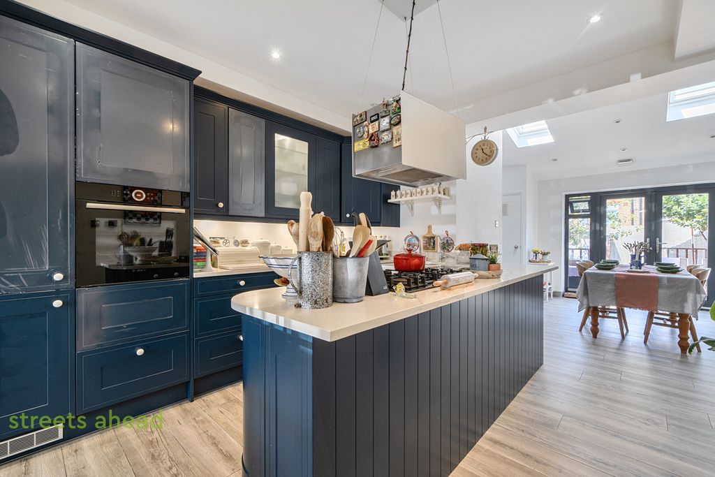 Property photo 3 of 24 Ff99c16B-56cc-498...