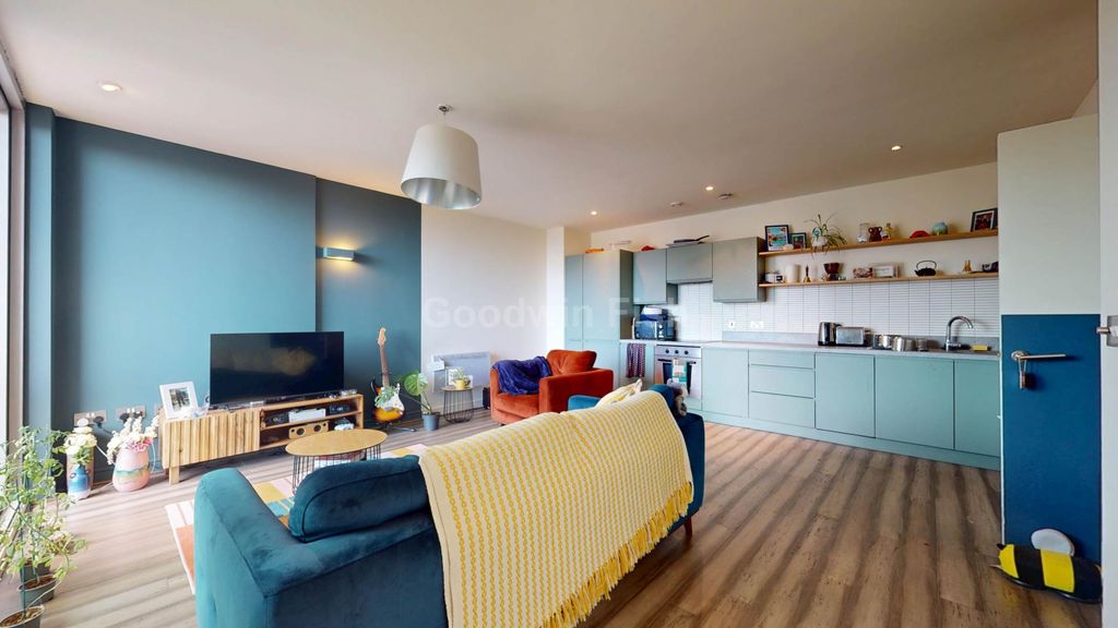 Property photo 2 of 16