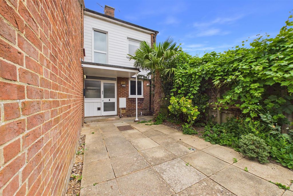 Property photo 1 of 25 Cam04234G0-Pr0399-Still002.Jpg
